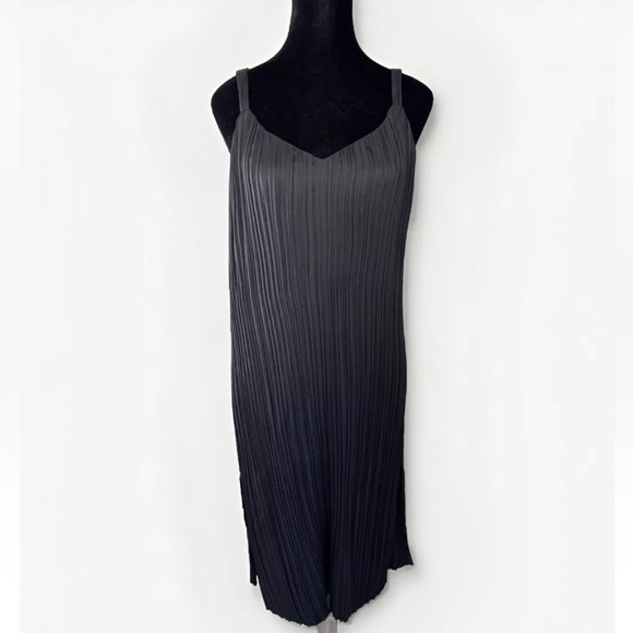 Aritzia Dress Little Moon XS Black Pleated Midi Party Holidays Grunge Rocker 90s - Picture 1 of 8